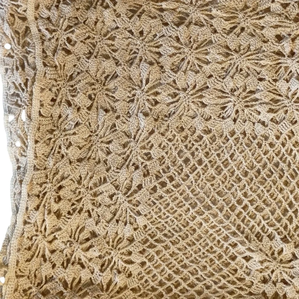 Vintage Handmade Crochet Lace Doily Square Table Topper Cream Floral 23x20.5